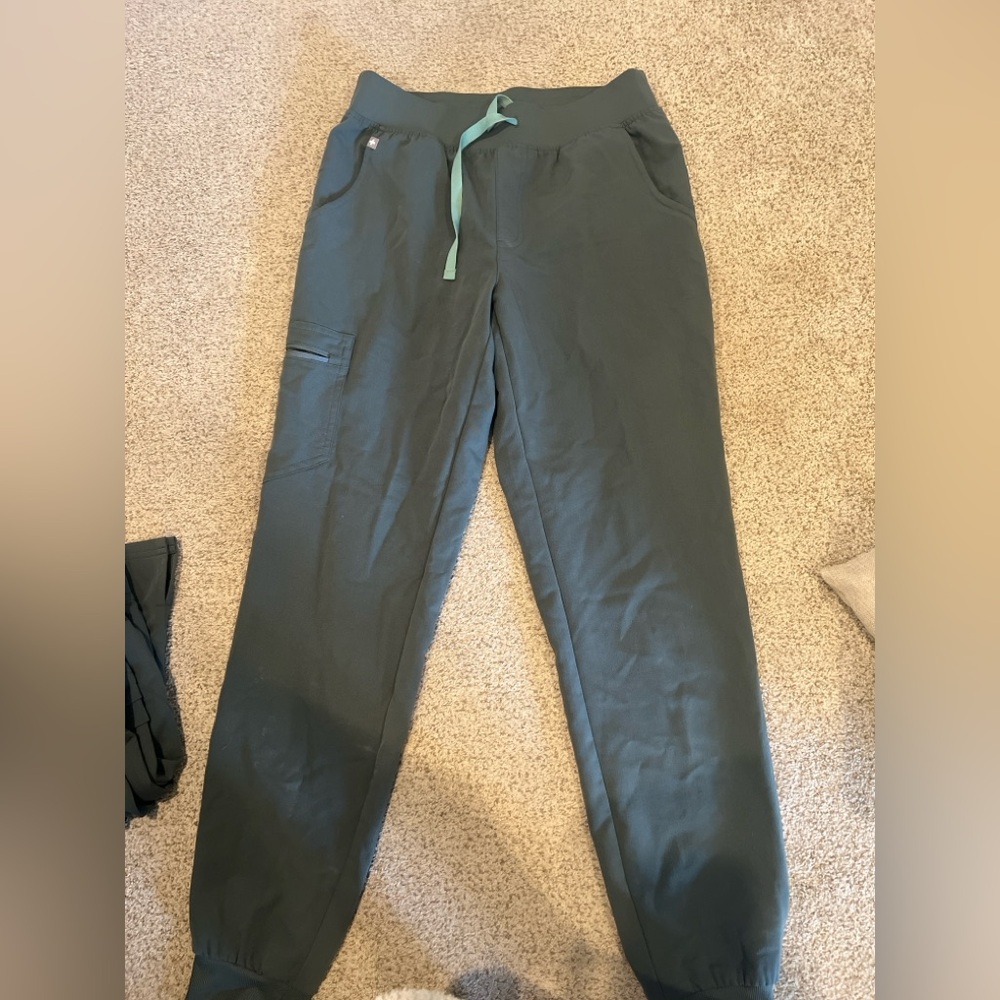 Figs Bonsai Zamora joggers small tall reg waist.